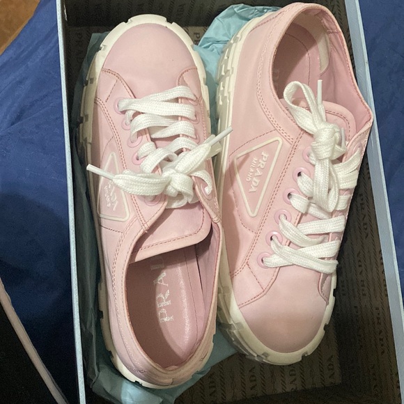 Pink Prada’s size 38 only worn once still brand new - Picture 1 of 2